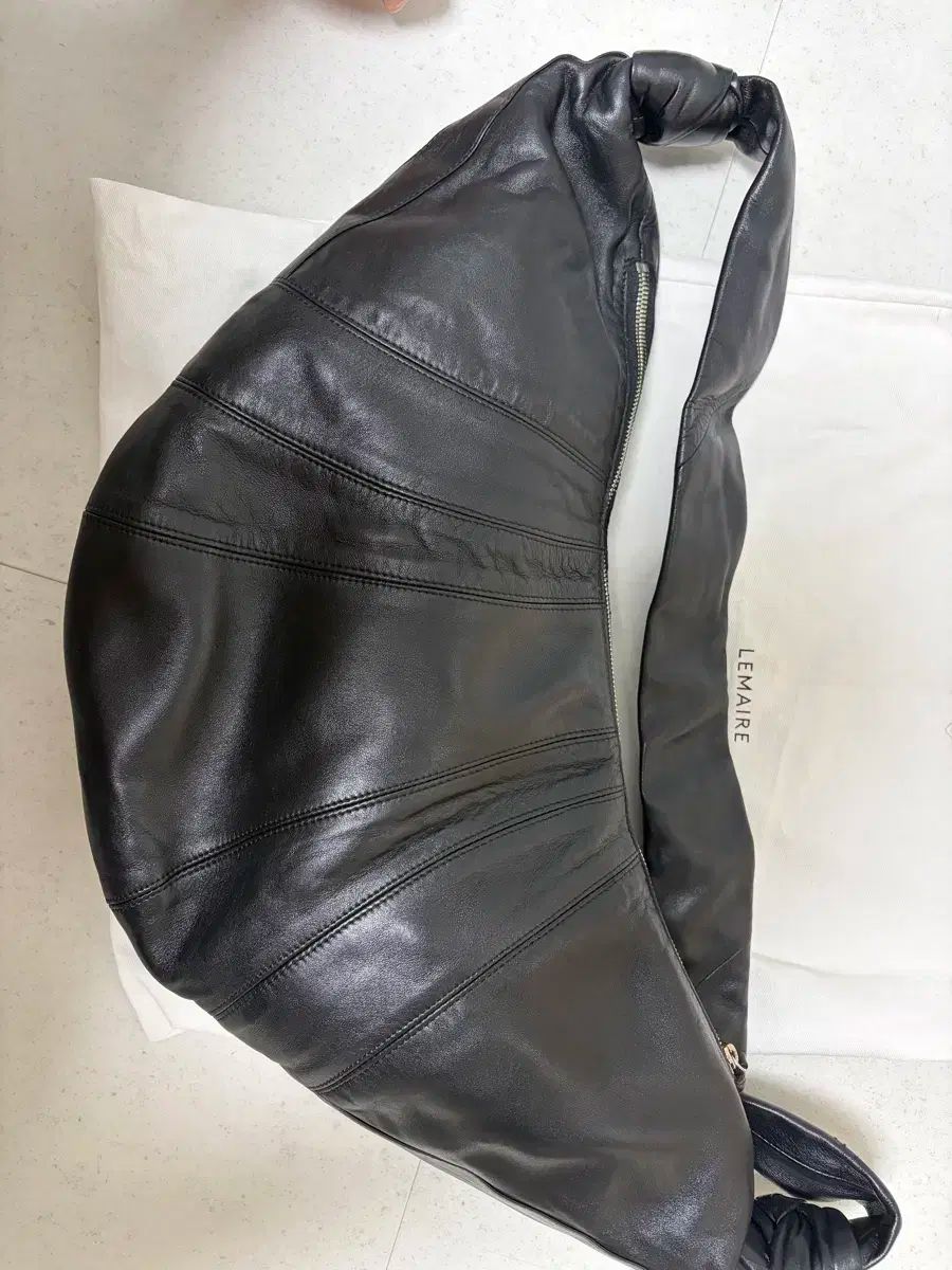 ルメール クルー バッグ large ブラック COLOR