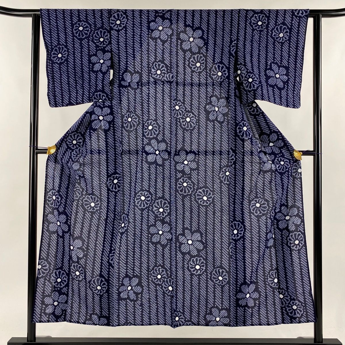 浴衣 身丈151cm 裄丈61.5cm S 絞り浴衣 菊 花 濃紺 綿 名品