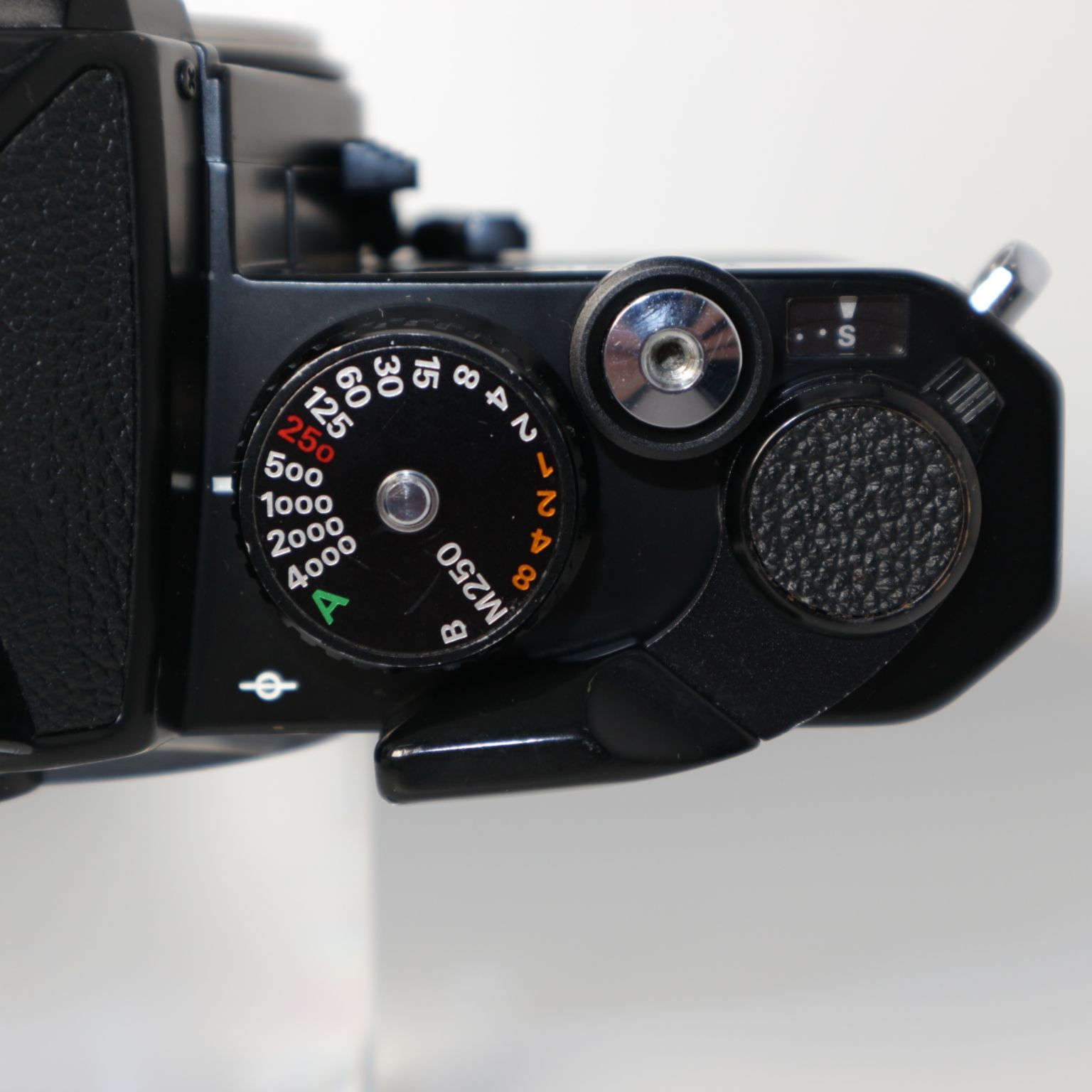 【美品・動作〇】Nikon FE フィルム一眼 ボディ 動作確認済み Nikon FE 一眼レフカメラ 一眼レフカメラ（フィルム）