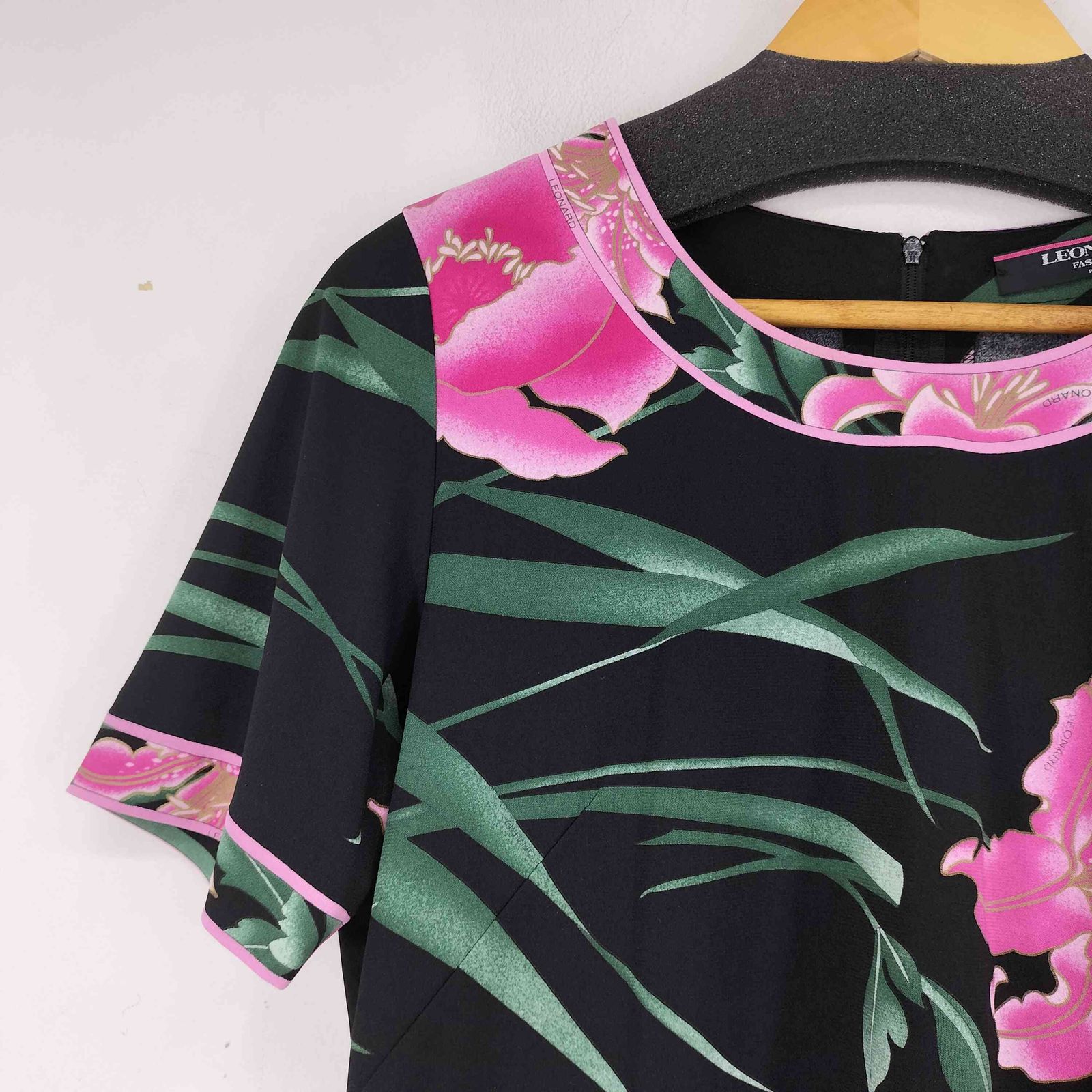 レオナール LEONARD カンカン フラワープリント プルオーバーブラウス  