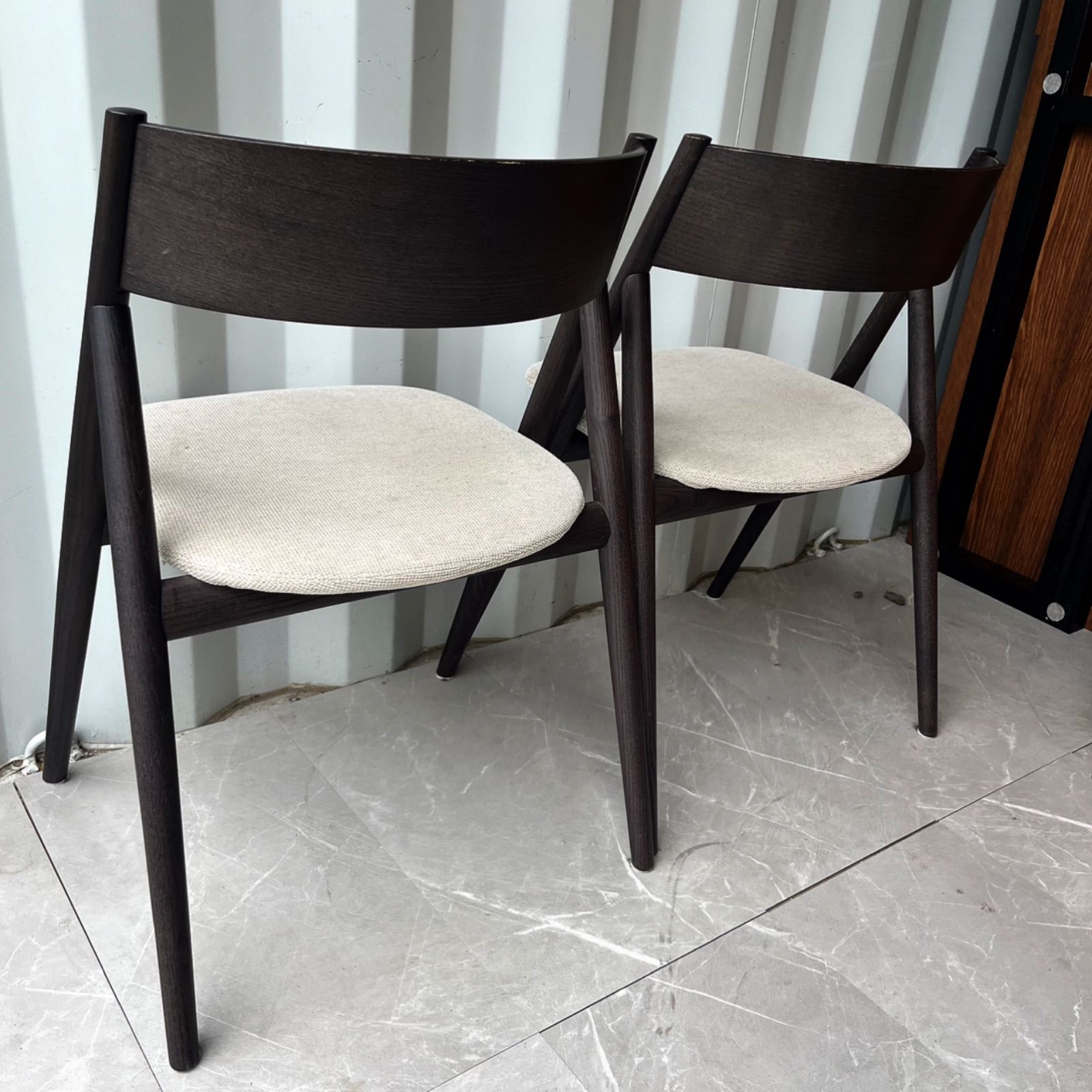 北欧モダンダイニングチェア2脚