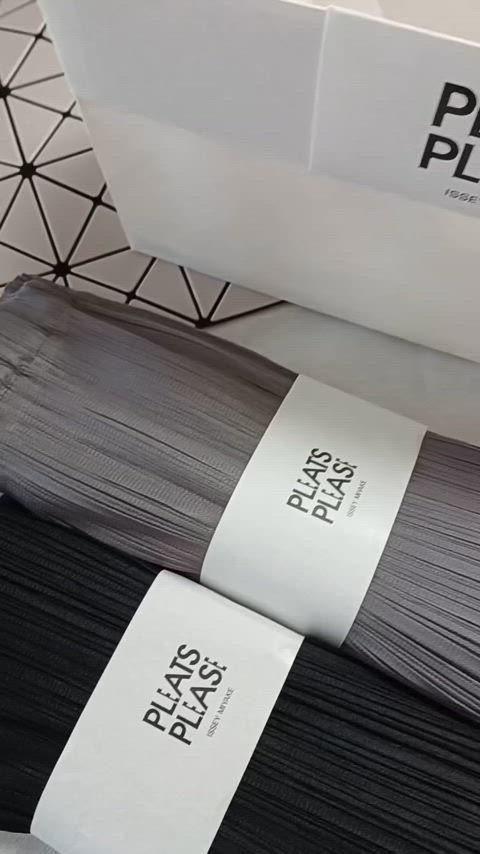 PLEATS PLEASE(プリーツプリーズ) ベーシック スカート グレー サイズ