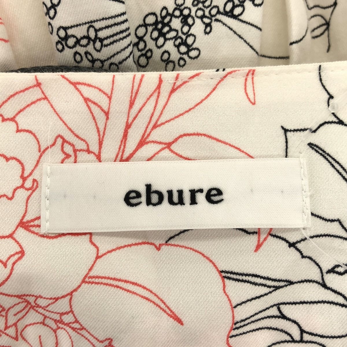 エブール フラワープリントプリーツスカート