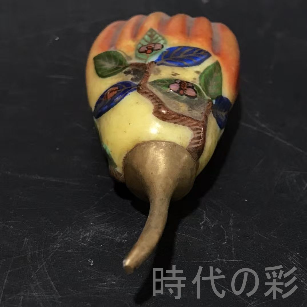 【激安大特価！】 中国古玩 珍蔵 磁器 手描 金彩 佛手 鼻煙壺 瓷製 描金 精工細畫 清代風 唐物 古美術 骨董 コレクション 細密彫刻 R07092907 人気商品