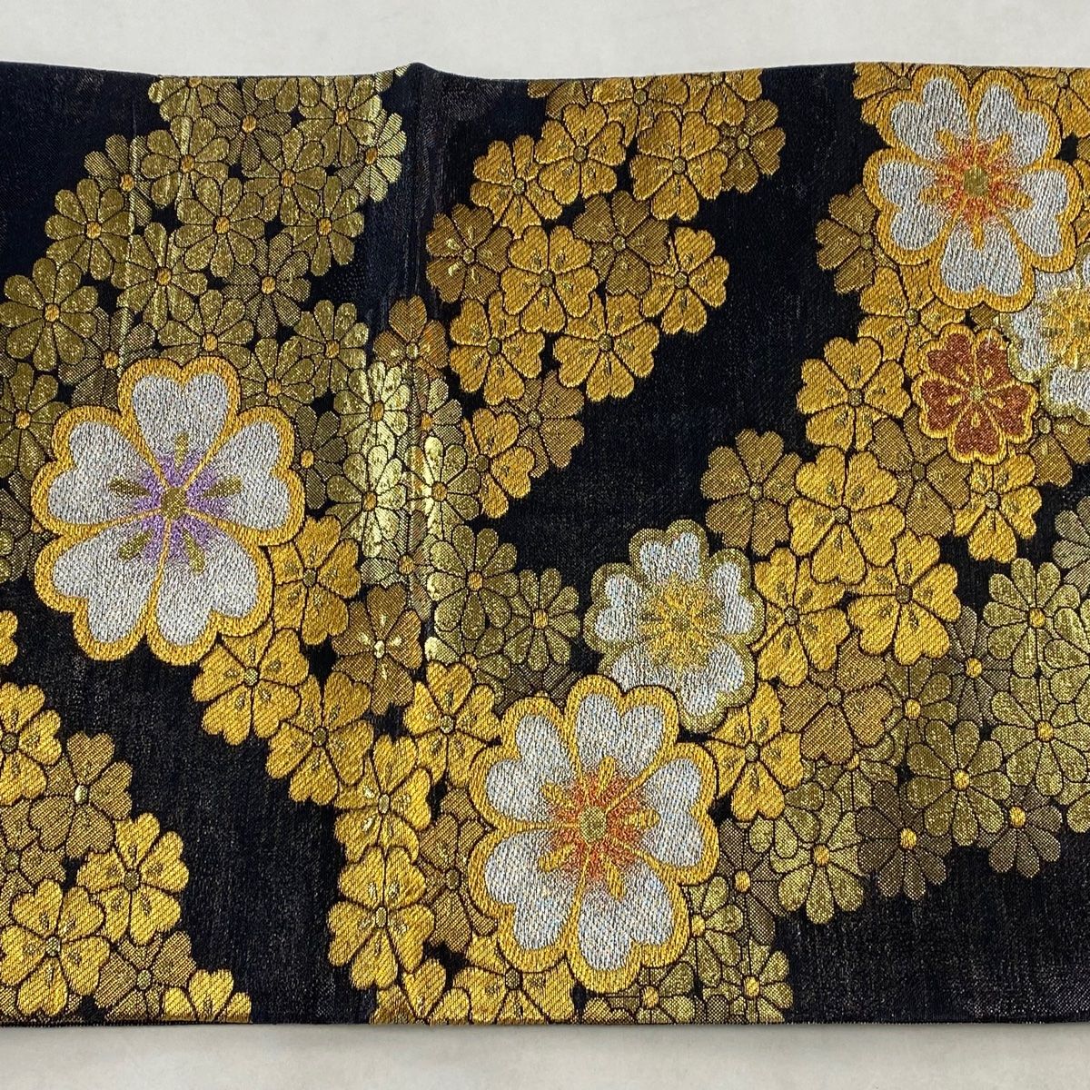 S1361】着物 袋帯 六通 牡丹 菊 紐 金銀糸 刺繍 生成 428㎝ - メルカリ