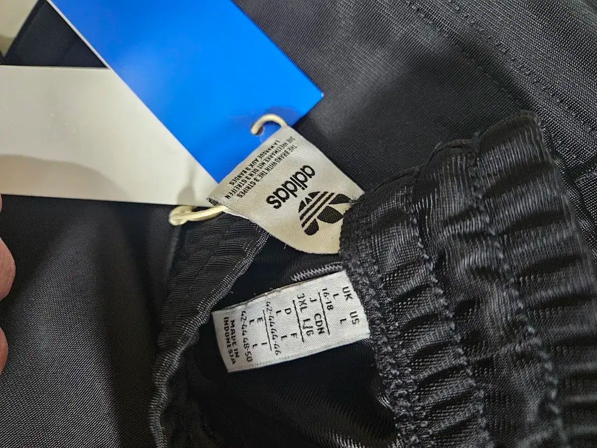 アディダス トラック ワイドパンツ ブラック L