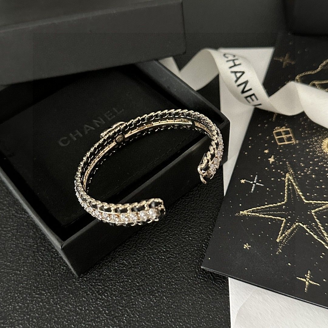 今日特価】Chanel シャネル スワロフスキー クリスタル レザー