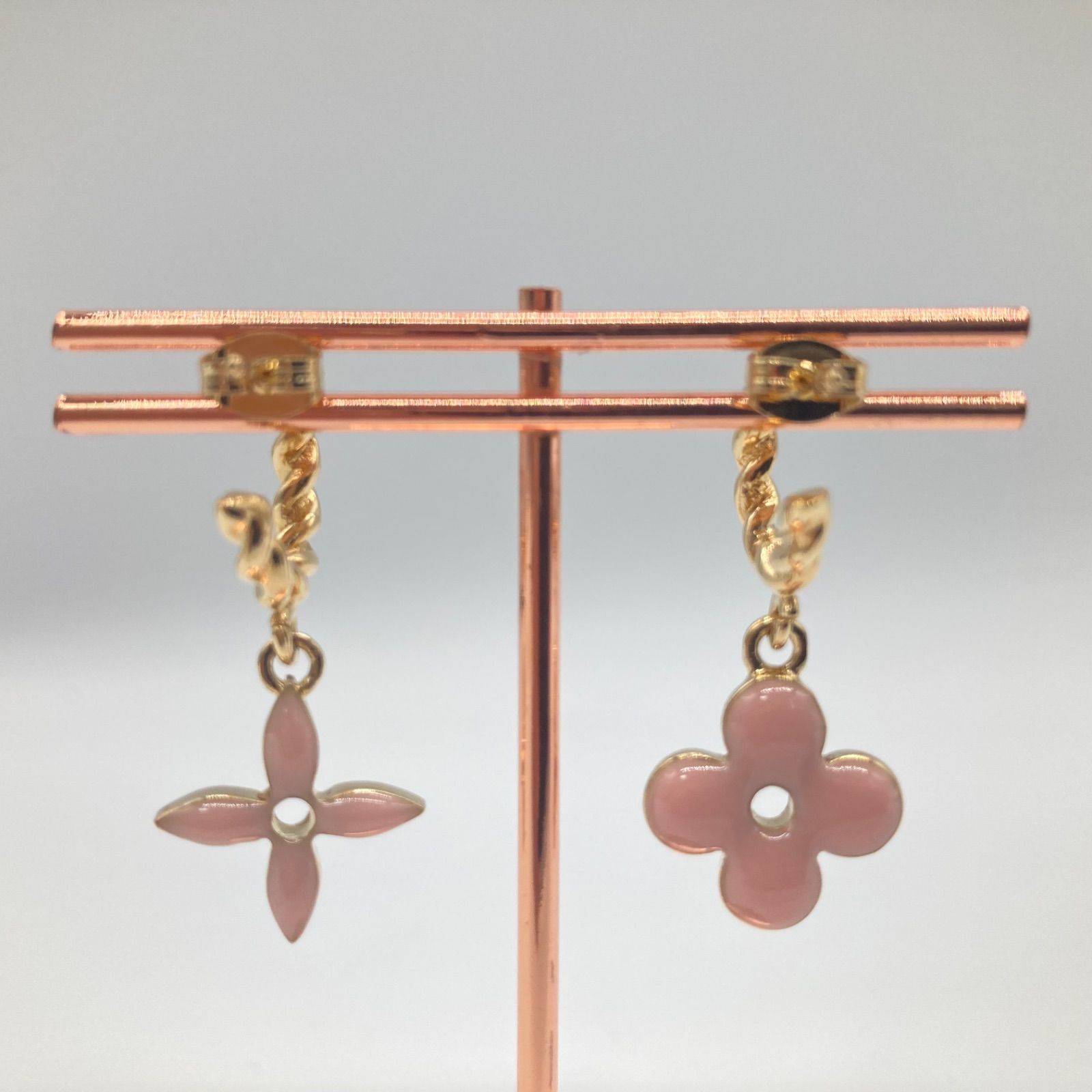 Louis Vuittonルイヴィトン フラワーモチーフピアス ブークルドレイユ Louis Vuitton ピアス・ピュス LV フラワーグラム (Louis