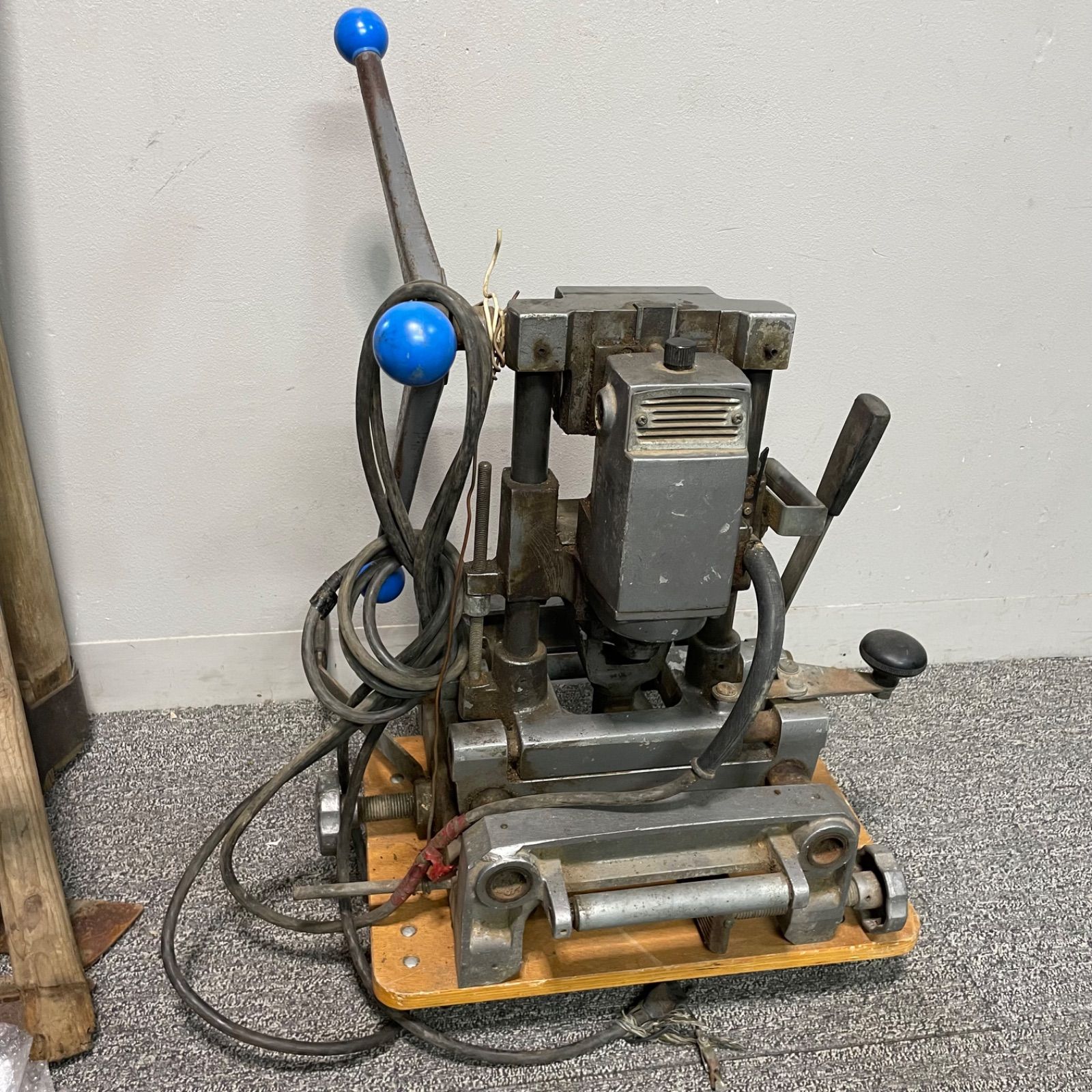 ♭ makita マキタ 手動カクノミ モデル : 7300 穴あけ機 - メルカリ