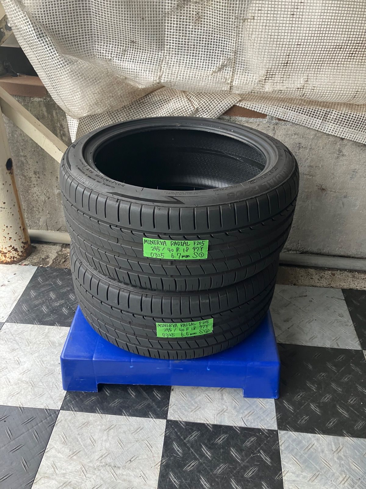 み 245 40R18 97Y 製 MINERVA RADIAL F205 ミネルヴァ タイヤ2本