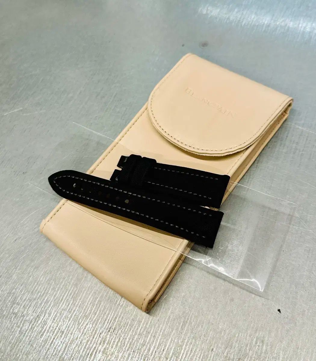 iFace iPhone16 ケース4点セット バンカーリング＋ストラップ 楽天市場