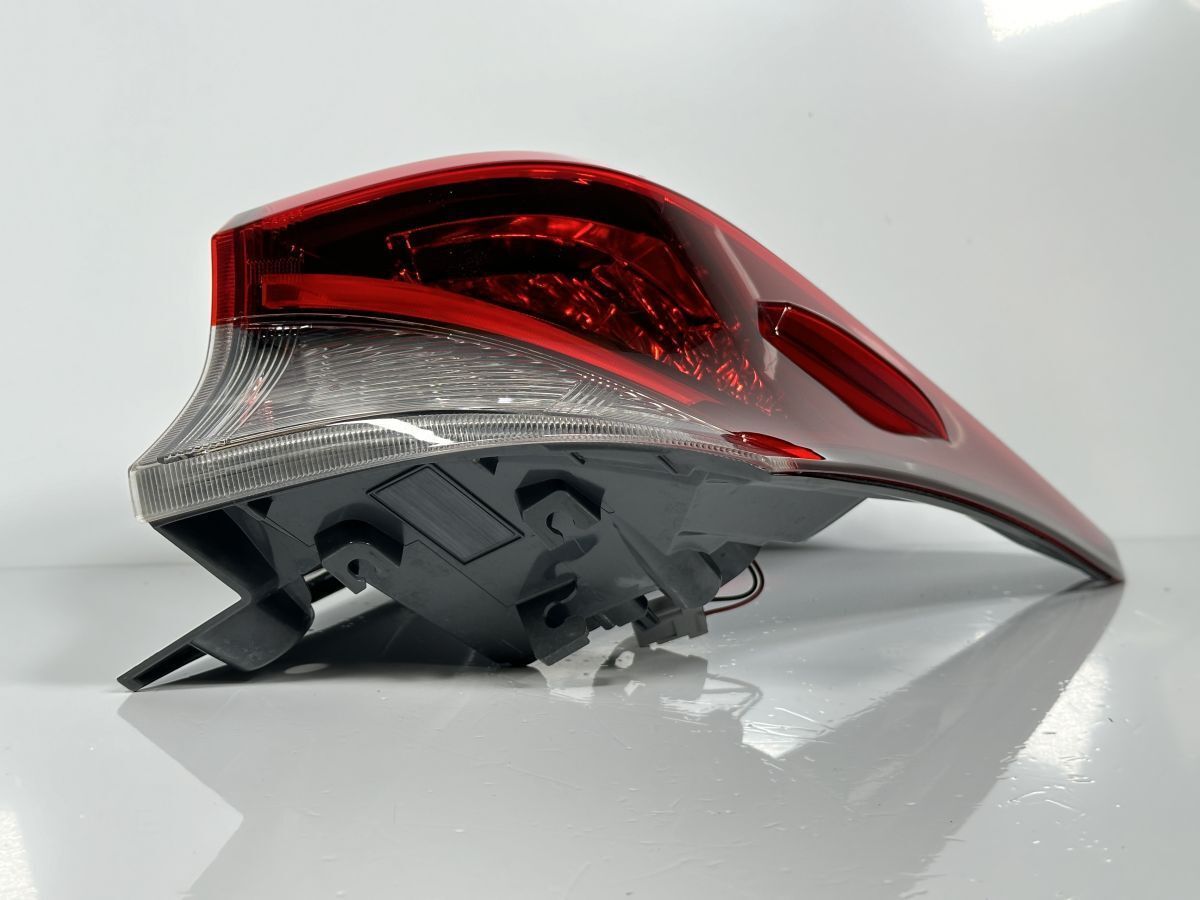 破損キズなし オーリス NZE181H NZE184H ZRE186H 後期 純正 右テールランプ テールライト RH LED 81551-12C31 12-602 98R 管理27142 FFCRYSTALESIA_COM