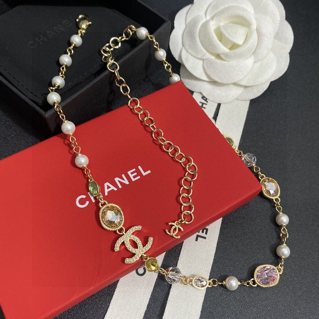 今日 Chanel ヴィンテージ アルファベットネックレス 在庫