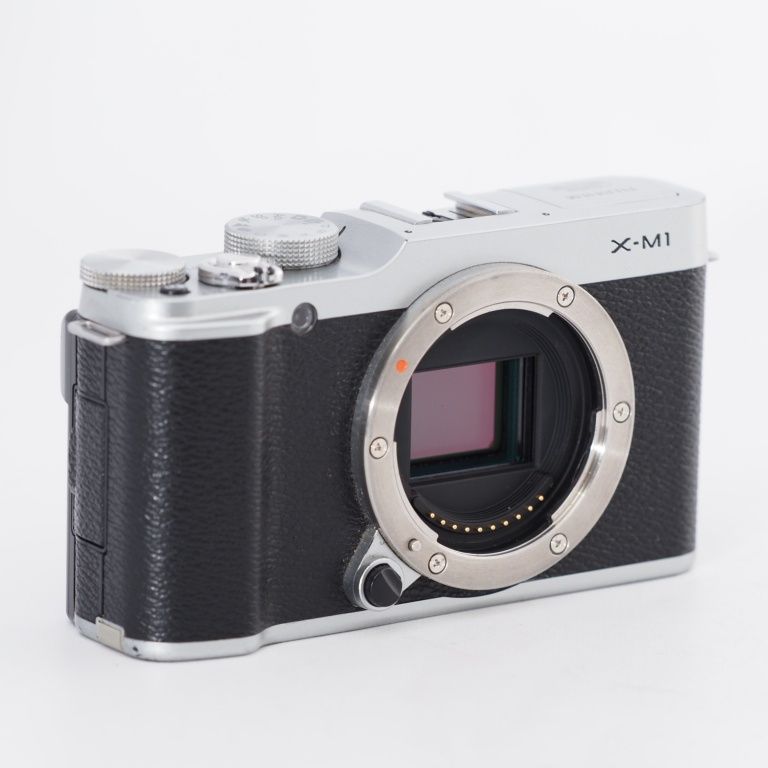 FUJIFILM X-M1 ボディ　ミラーレス一眼 カメラ Amazon | FUJIFILM ミラーレス一眼 ボディ ブラウン FX-X-M1BW