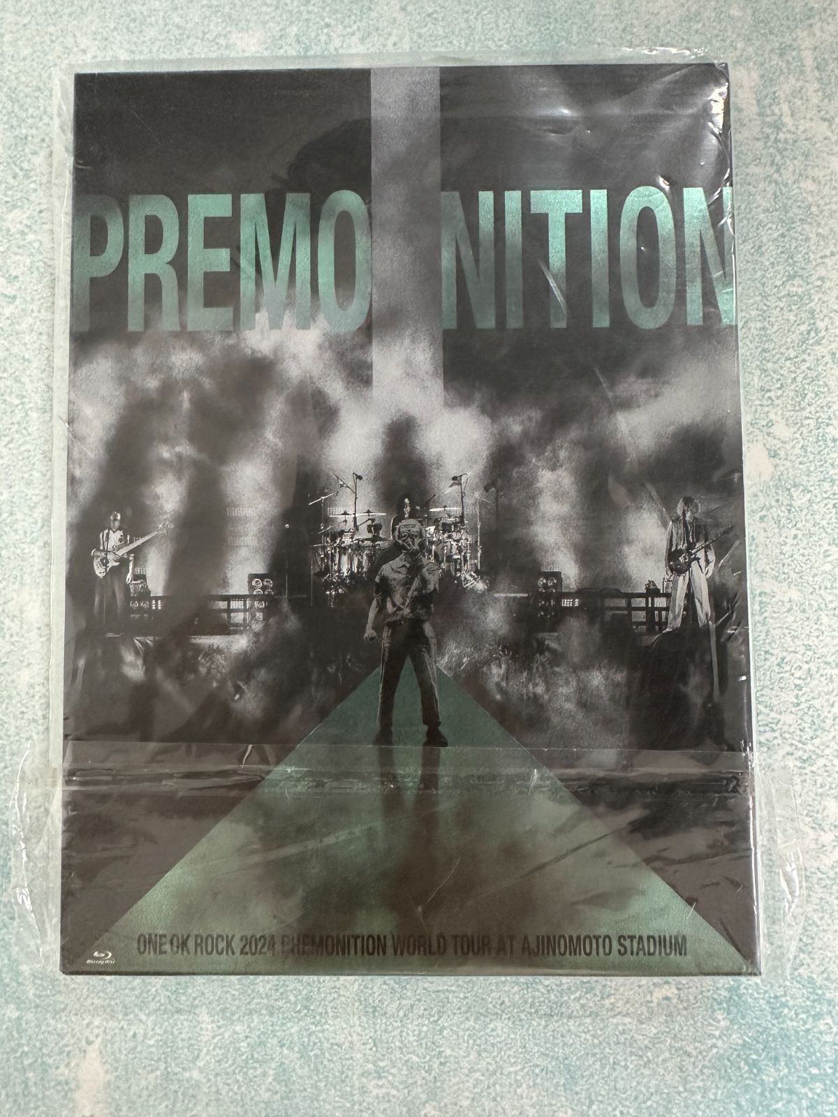Blu-ray】ONE OK ROCK 2024 PREMONITION WORLD TOUR - メルカリ