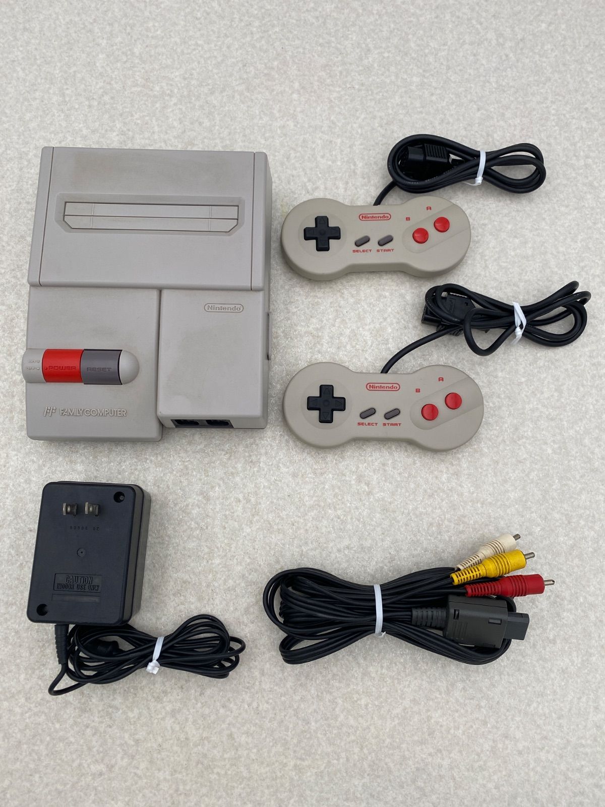 ✨現状品✨ニューファミコン おまけコントローラ Amazon.co.jp: NEWファミコン用 コントローラー : ゲーム