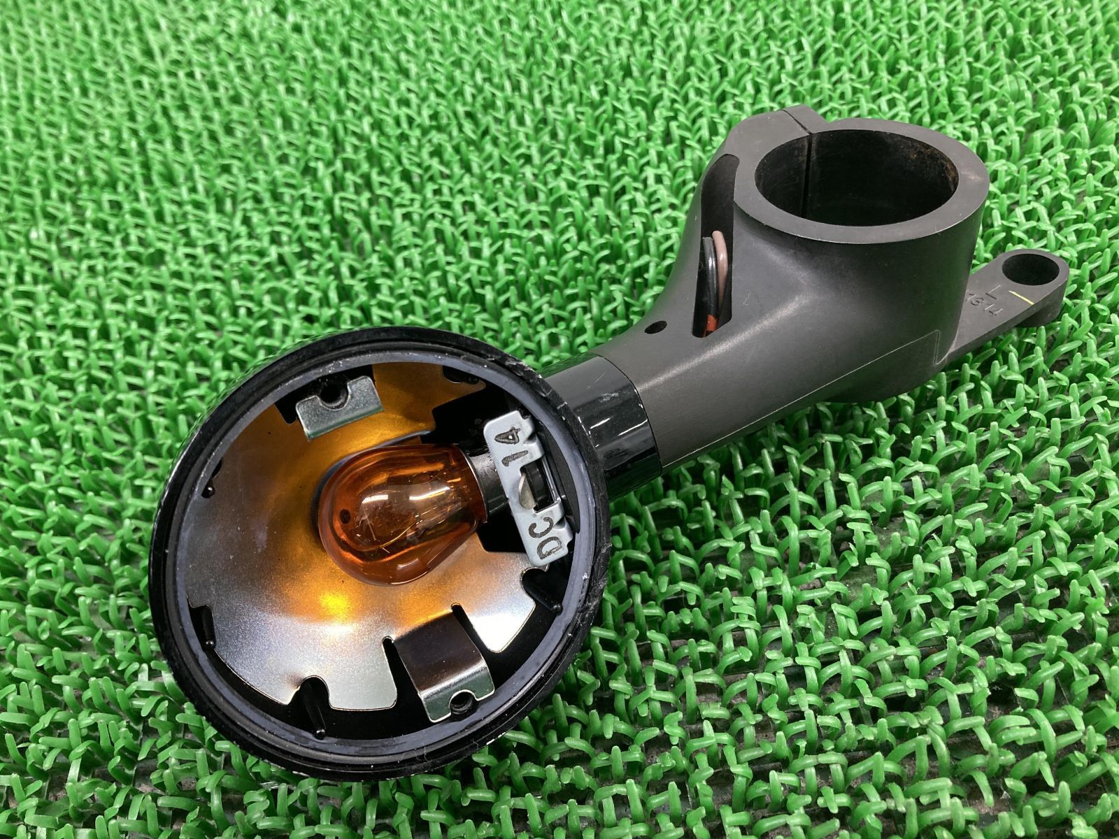 ボルト フロントウインカー 左 W1321 ヤマハ 純正 中古 バイク 部品 VN04J BOLT XVS950 修復素材に 品薄 車検 Genuine