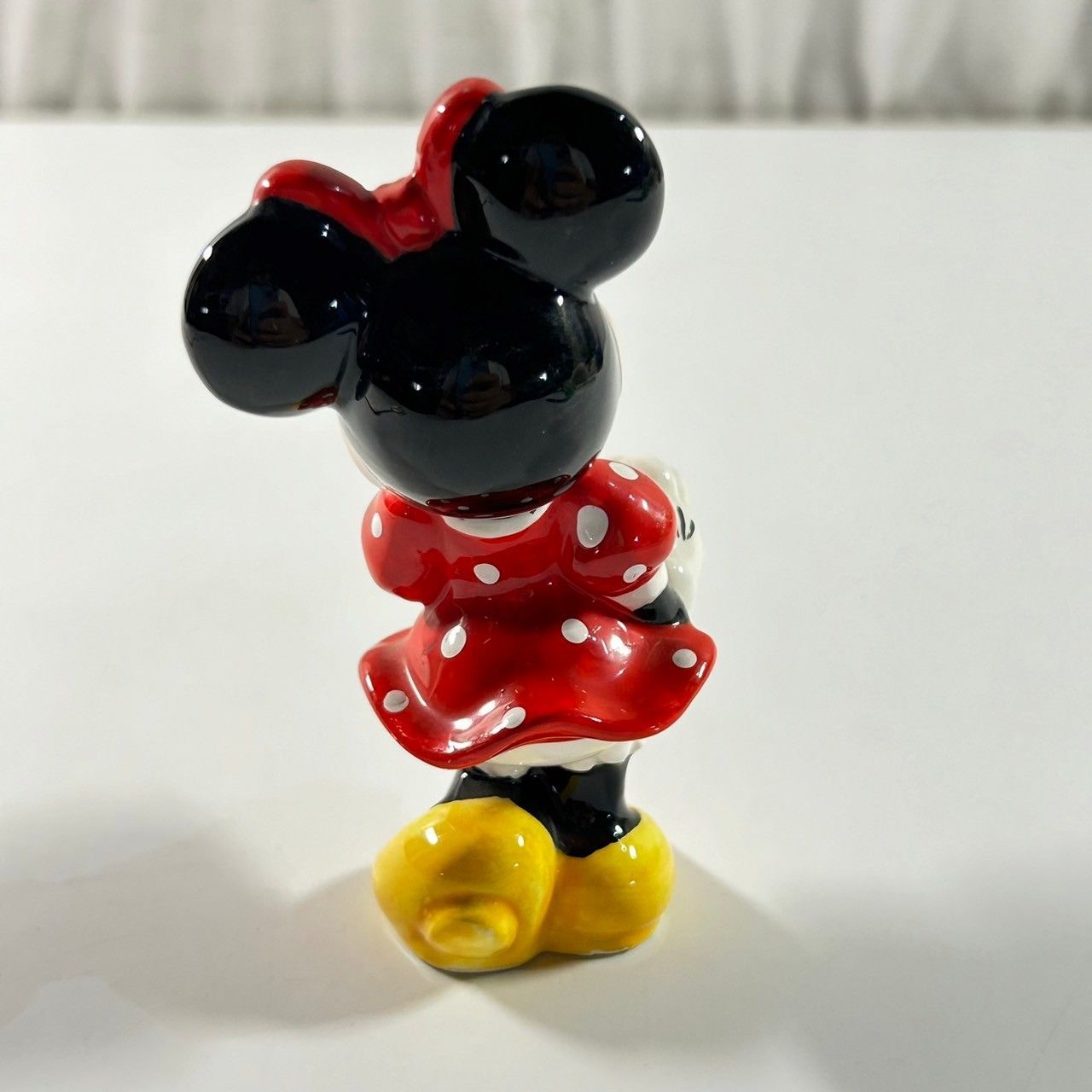 ディズニーランド ミニー 陶器 置物 (管理番号：PLS5130) - メルカリ