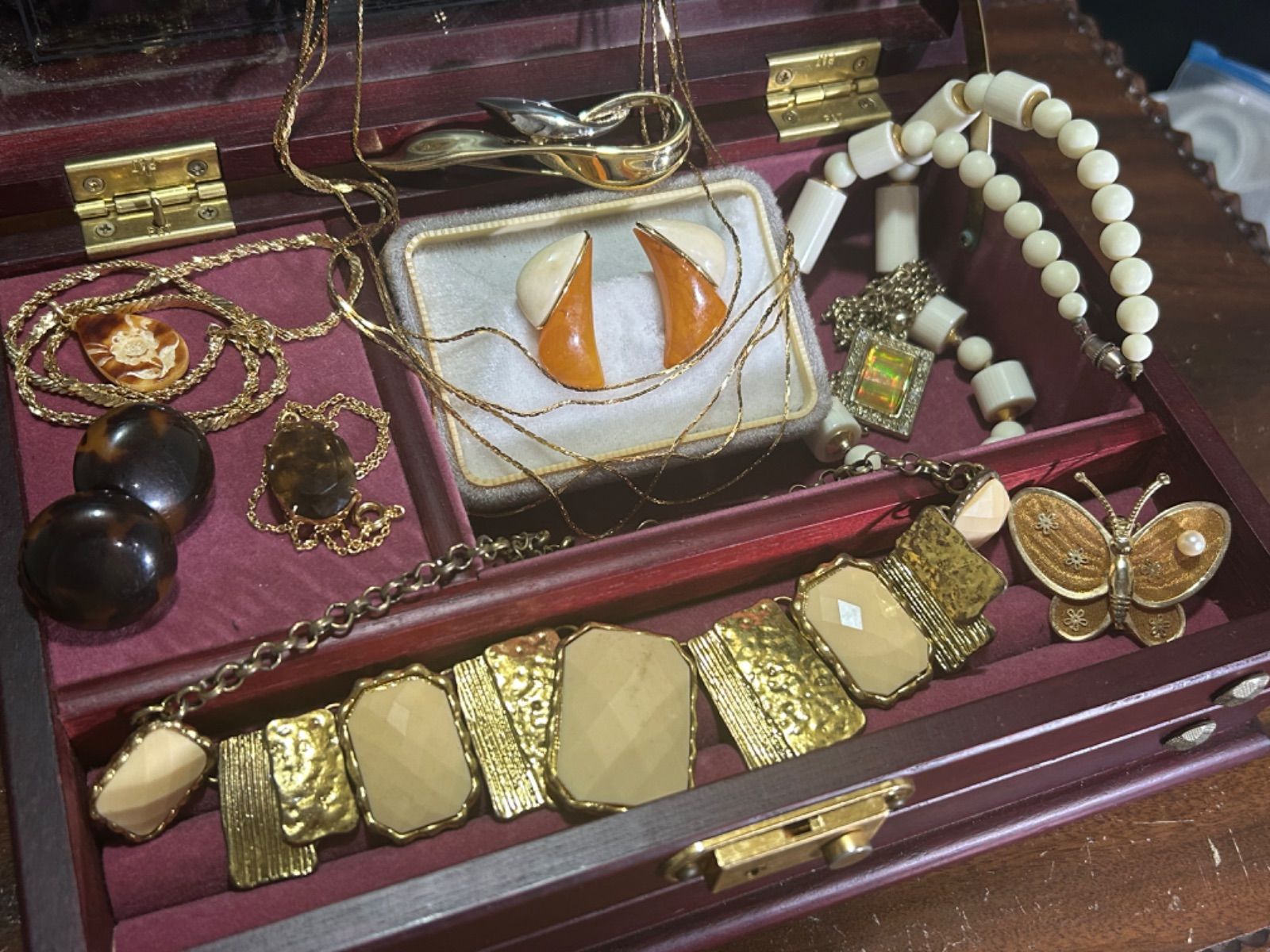 遺品整理 生前整理 レディース 昭和レトロ アクセサリー ブローチ ネックレス イヤリング 鼈甲 べっ甲 瑪瑙 メノウ 真珠 パール スモーキークォーツ silver ヴィンテージ Aj91
