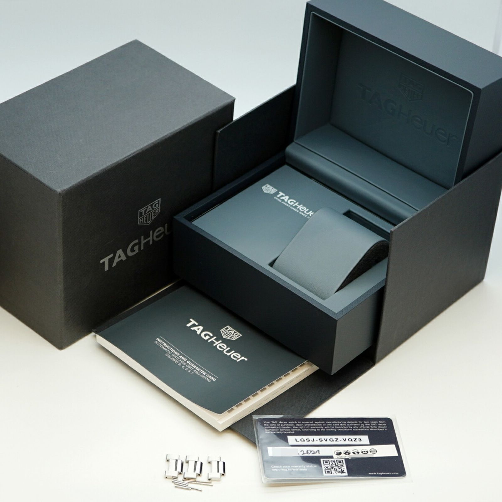 タグホイヤー カレラ WBN 2113 黒文字盤腕時計 メンズ