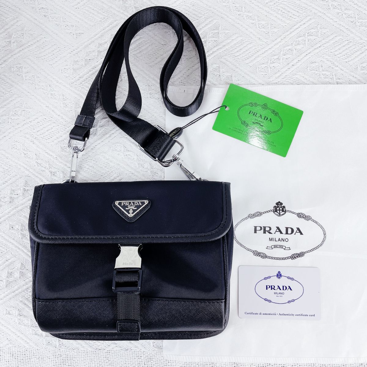 美品 値下げ PRADA プラダ ナイロン ワン ショルダーバッグ 三角ロゴ ナイロン レザー 箱付き 即日匿名で発送 - メルカリ