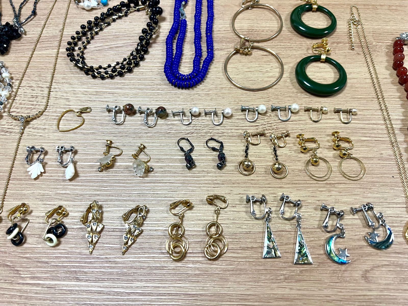 イミテーションアクセサリー まとめ売り 約2.1kg 2025年最新】イミテーションアクセサリーまとめ売りの人気アイテム