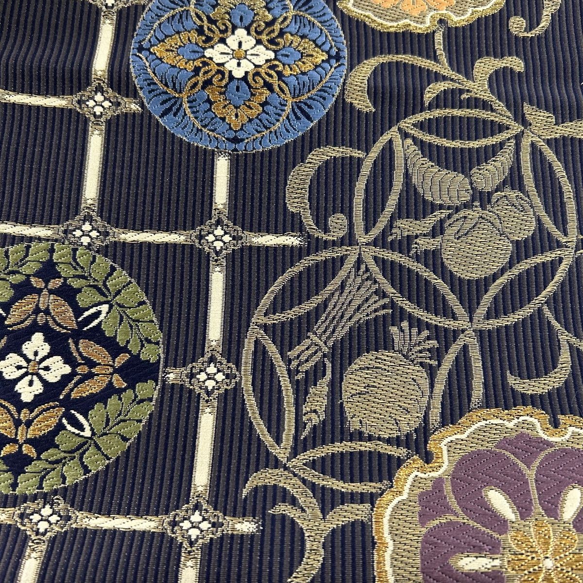 袋帯 美品 名品 二条城二の丸御殿天井絵 雪輪 刺繍 金糸 濃紫 六通 