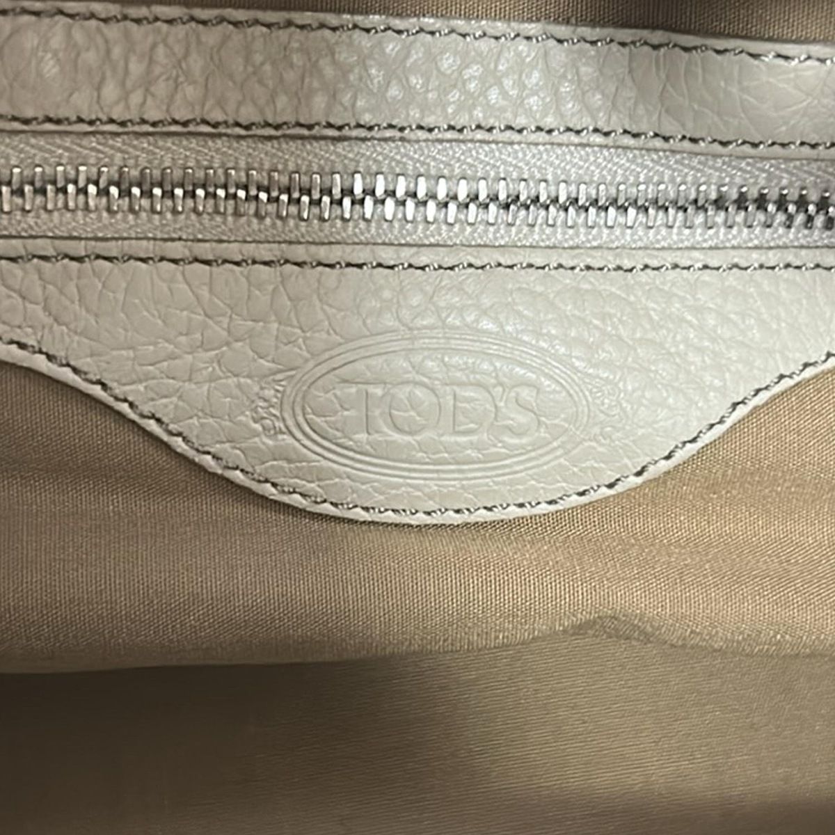 アイボリー レザー