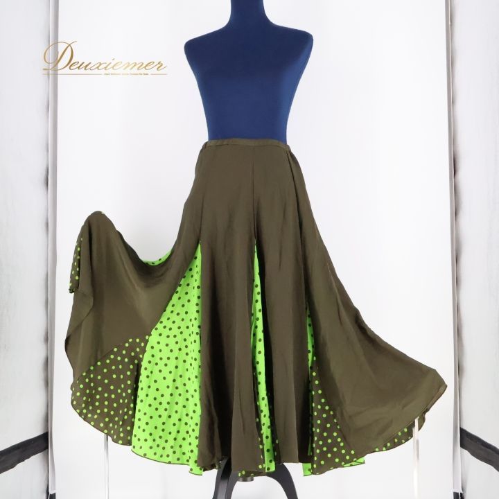 フラメンコ 衣装 ファルダ スカート 緑 ドット 水玉 軽い 薄い レッスン 練習着 ルイサ Luisa グリーン系 カーキ系 パーティ 発表会 軽やか おしゃれ かわいい フェスティバル ダンス スカート レディース カジュアル デザイン
