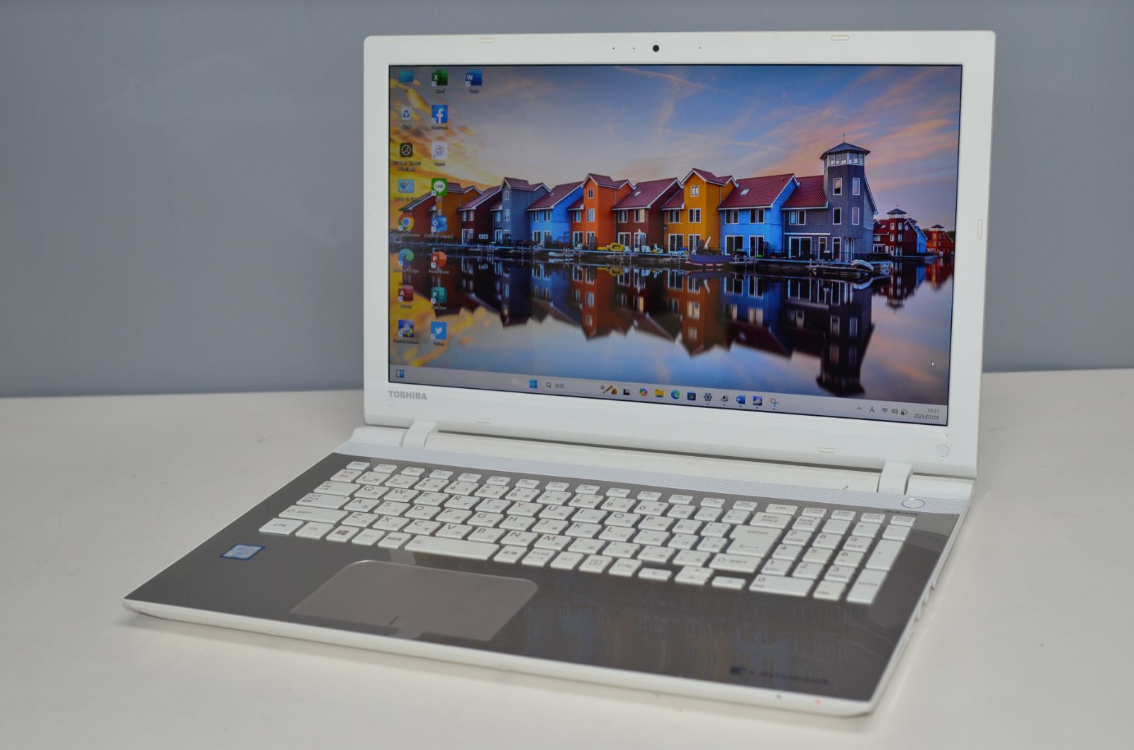 中古ノートパソコン 東芝 T75/UG Windows11+office 爆速SSD512GB core 