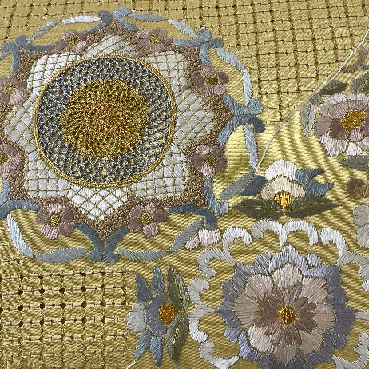 B 扇に季節の花々 金糸 白色 唐草唐花 六通 正絹 フォーマルな袋帯 B 扇に季節の花々 金糸 白色 唐草唐花 六通 正絹 フォーマルな