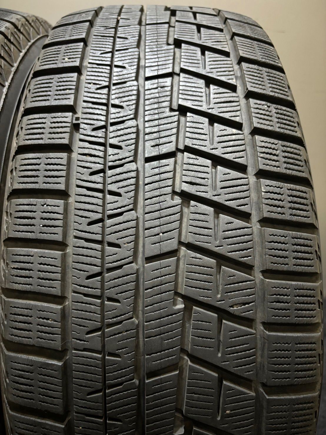 ★215/55R17 YOKOHAMA/ice GUARD iG60 17年製 スタッドレス 4本 ヨコハマ アイスガード クラウン ヴェゼル オデッセイ (3-G212)