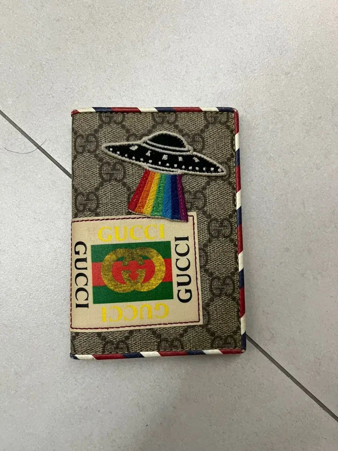 GUCCI(グッチ) Gucci UFO パスポート 財布 ケース 販売