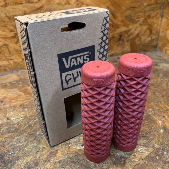 ハーレー VANS グリップ 7|8インチバー用 トライアンフ カスタム チョッパー ボバー ストリート VANS|CULT BLOOD 0630-2356