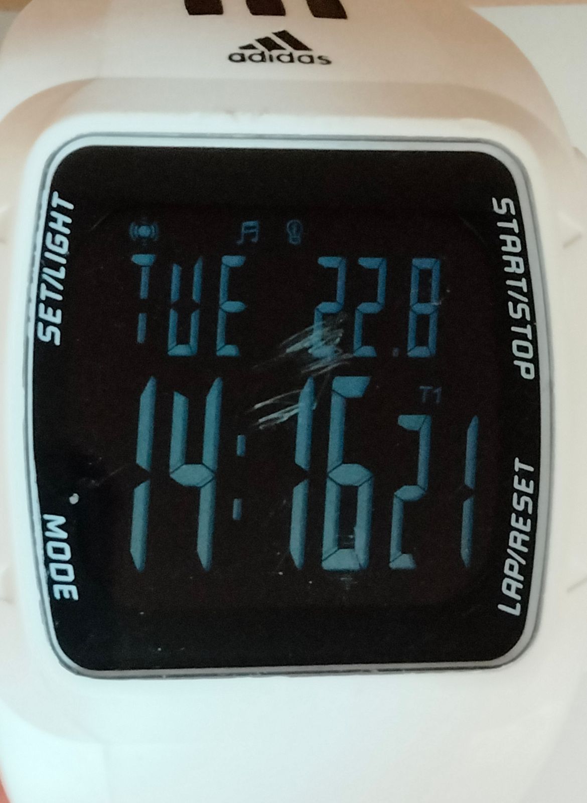 【MAC様 専用商品】新品電池交換 正常稼働中 アディダス ADIDAS パフォーマンス デジタル メンズ 腕時計 時計 ADP6091  ホワイト（SNA）