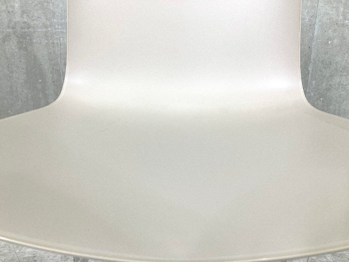 46 スタッキングチェア