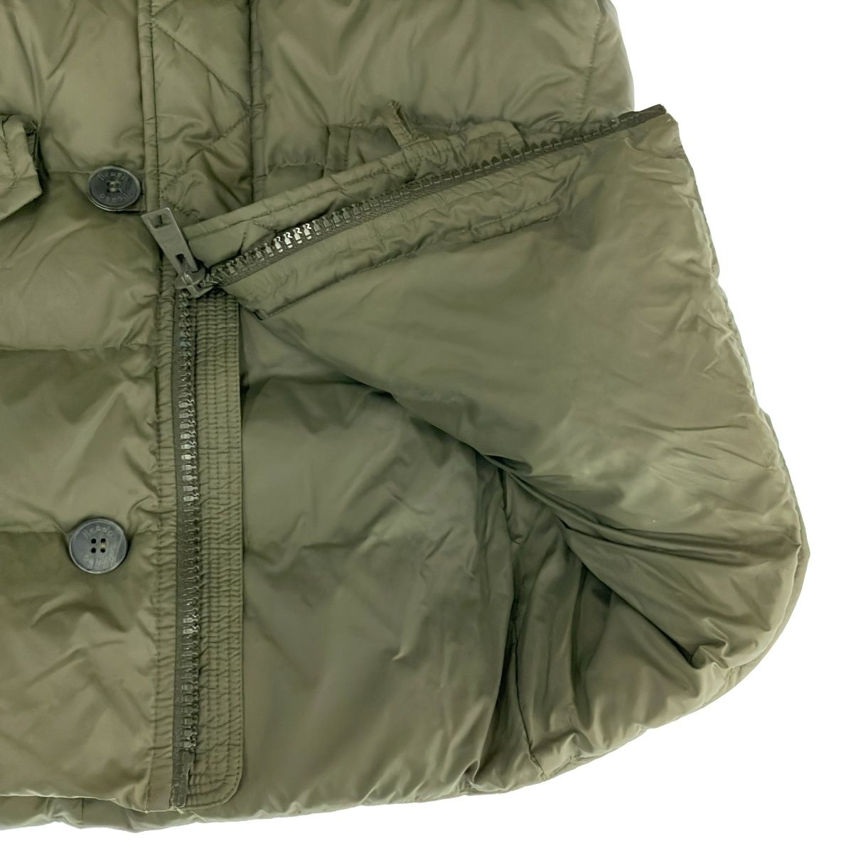 ヘルノ　ダウンジャケット　カーキ　46 中古・古着通販HERNO (ヘルノ) MONDO⁄ダウンコート カーキ サイズ:46