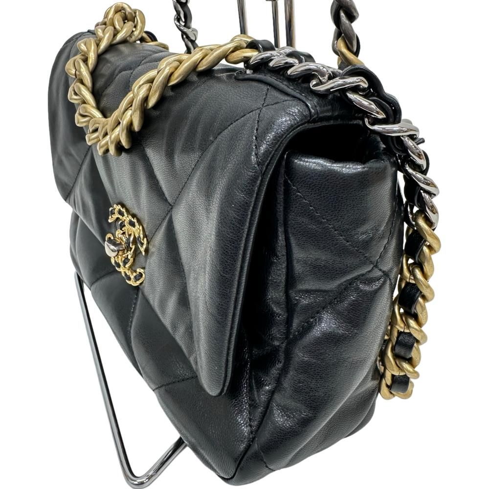 シャネル　CHANEL ショルダーバッグ　ギャランティカードあり 正規品 CHANEL シャネル ショルダーバッグ ギャランティカード有り
