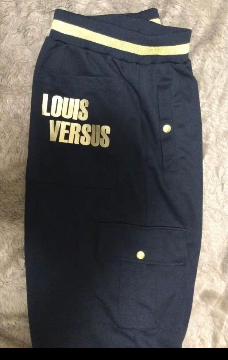 専用です　LOUIS VERSUS PARODIX セットアップ ブラック 2個 PARODIX LOUIS VERSUS パーカージップアップセットアップ - メルカリ