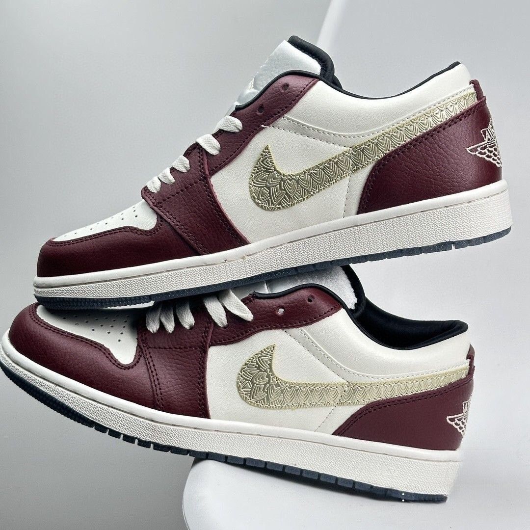 値下げ未使用NikeAirJordan 1 Low トラヴィススコット 23.5 NIKE公式】エア ジョーダン 1 LOW 'Travis Scott x Fragment