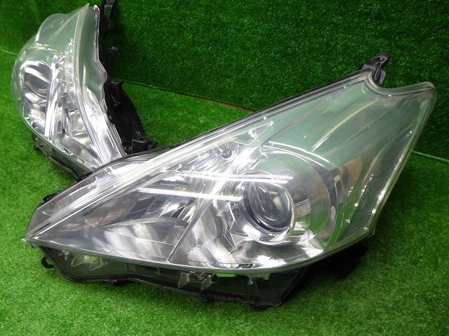 プリウスαヘッドライト左右セット割れ無しZVW40.41