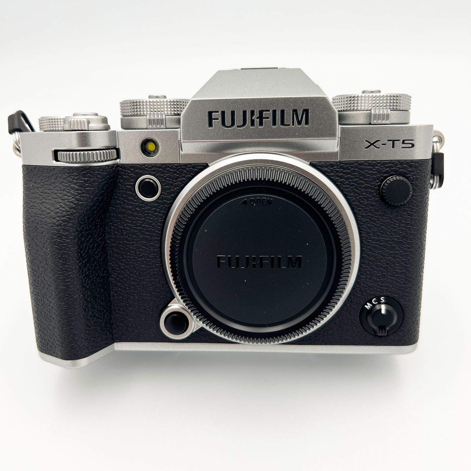 新品・未使用】FUJIFILM 富士フイルム ミラーレス一眼カメラ X-T5 XF18 