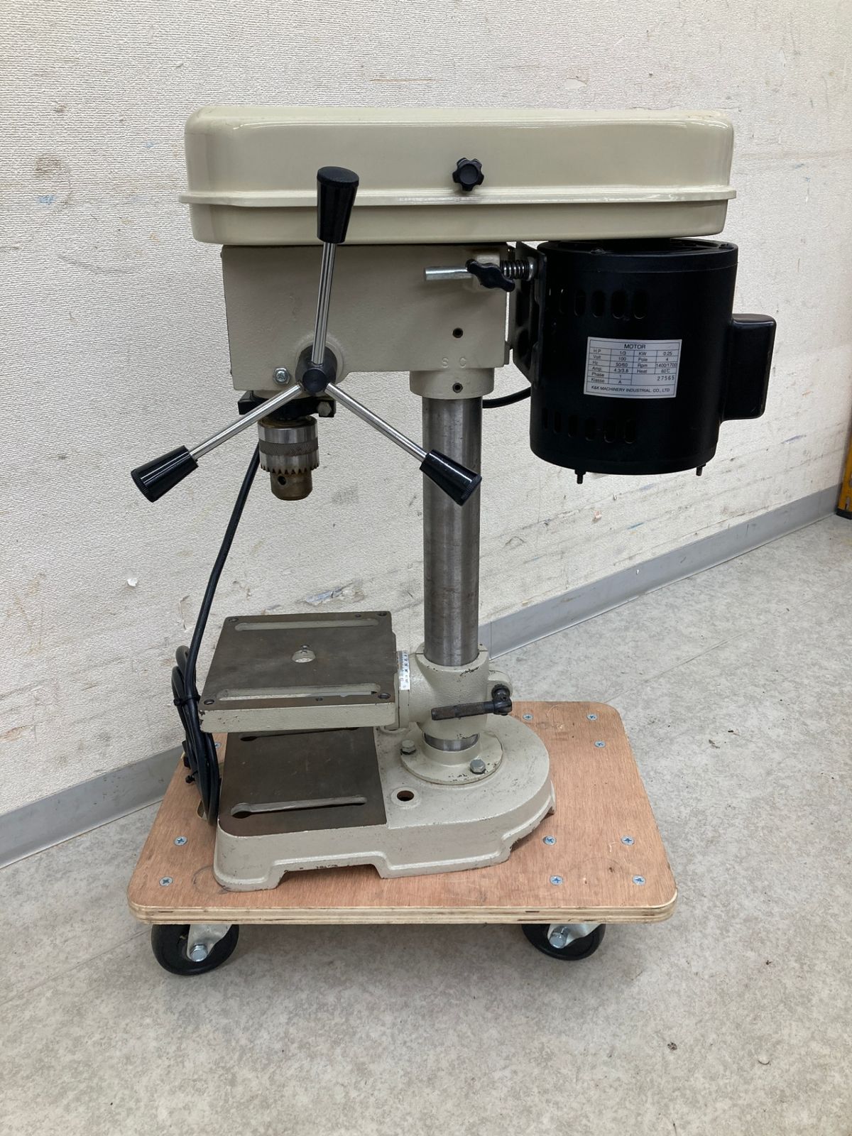 品 0921 makita マキタ 卓上ボール盤 鉄工14㎜ 木工24㎜ TB131 IT13MWOTQRE3