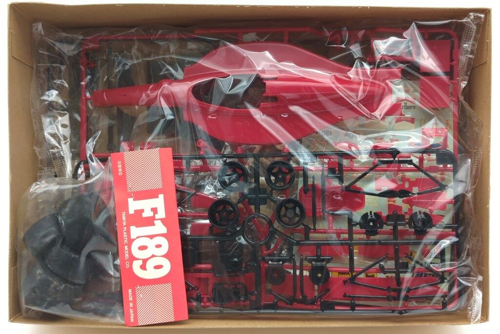 タミヤ 1/20 グランプリコレクション No.23 フェラーリF189前期型 Amazon | タミヤ 1/20 フェラーリF189前期型 (1／20