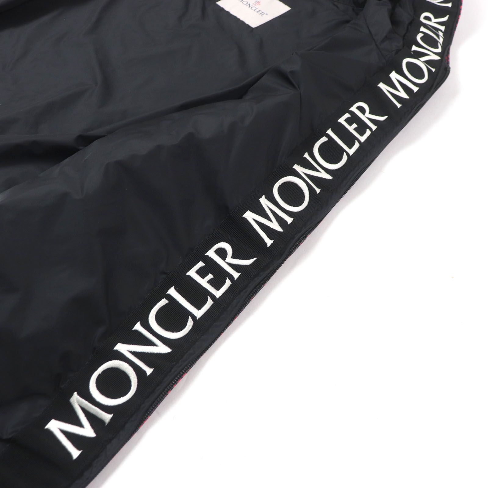 未使用品○MONCLER モンクレール 20SS F10911B72600 539UR SIAGNE