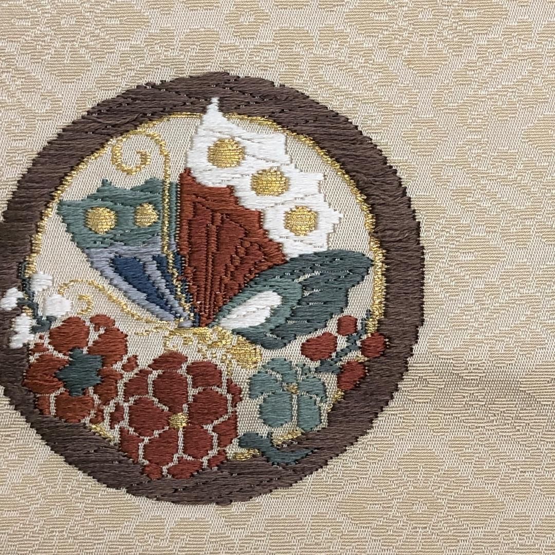 名古屋帯 唐織 丸に花模様 生成色 地模様 O-5142 名古屋帯 唐織 丸に花模様 生成色 地模様 O-5142 - メルカリ