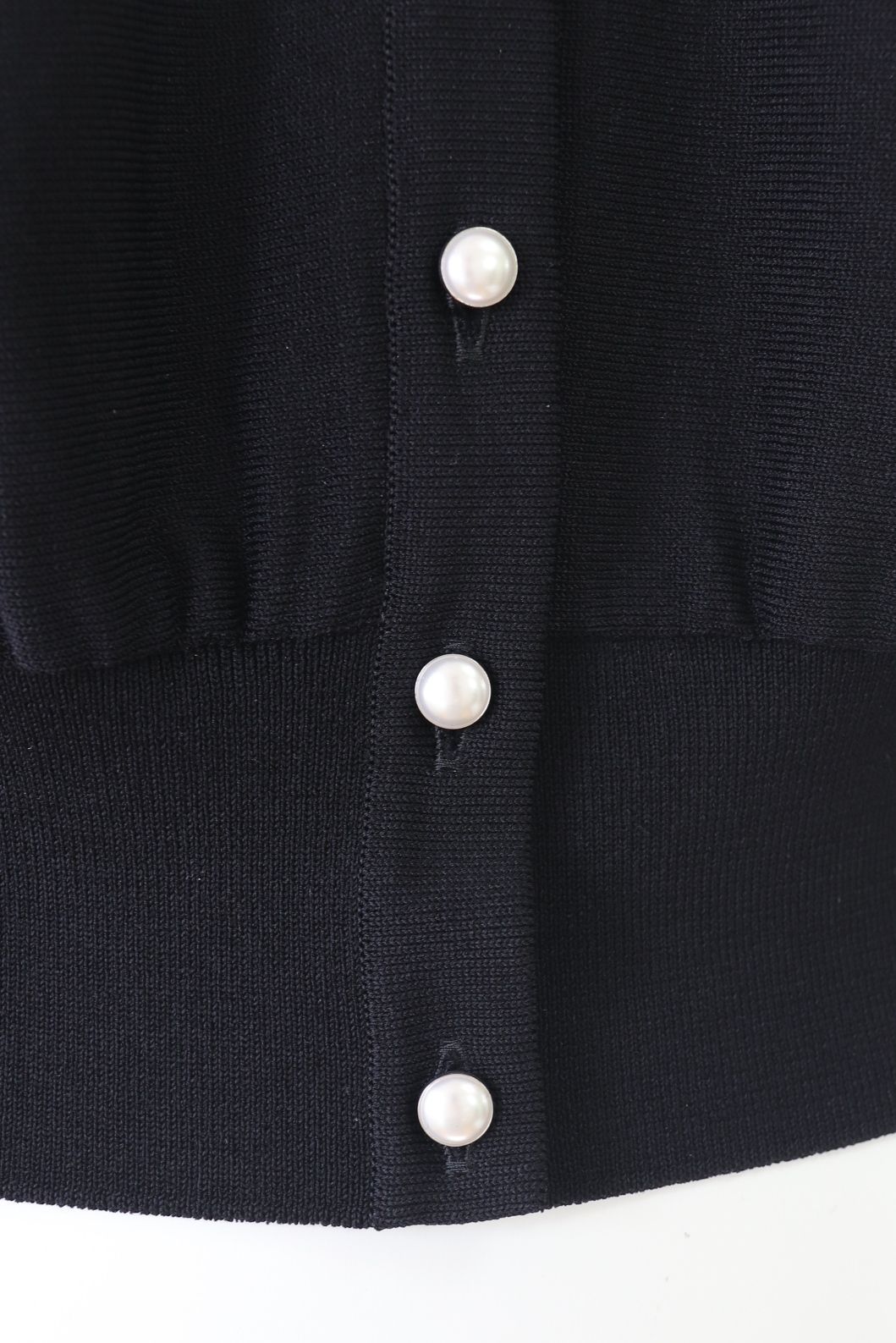 Rene　パールボタンカーディガン　6212510　2022年商品　黒/ブラック　売れ筋商品|||ルネ Rene パールボタンカーディガン 6212510 2022年商品 黒/ブラック
