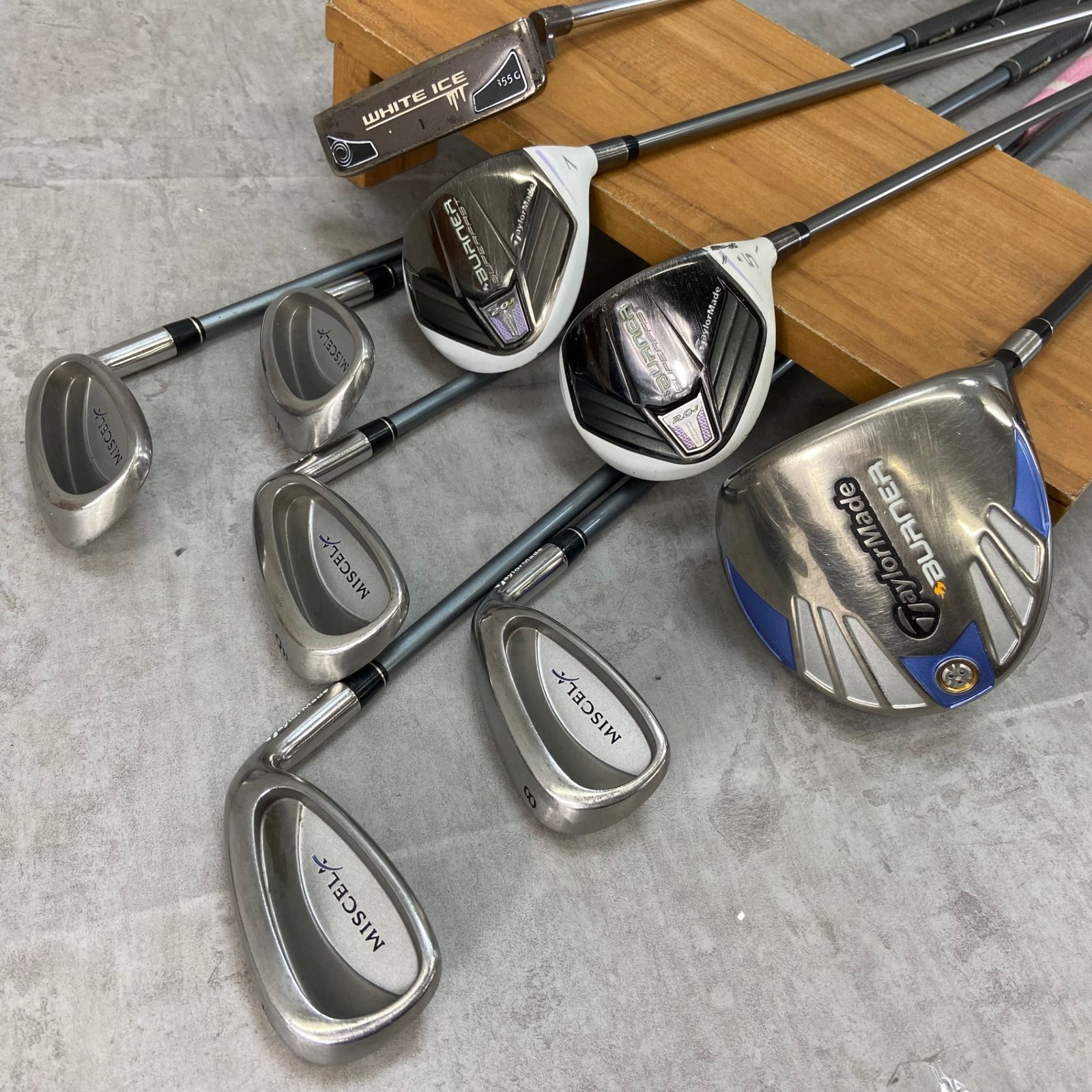 XXIO - XXIO　ゼクシオ　TaylorMade　テーラーメイド　メンズゴルフ14本セット　右利き用　キャディバッグ　初心者おすすめ　入門用 XXIO ゼクシオ TaylorMade テーラーメイド メンズゴルフ14本