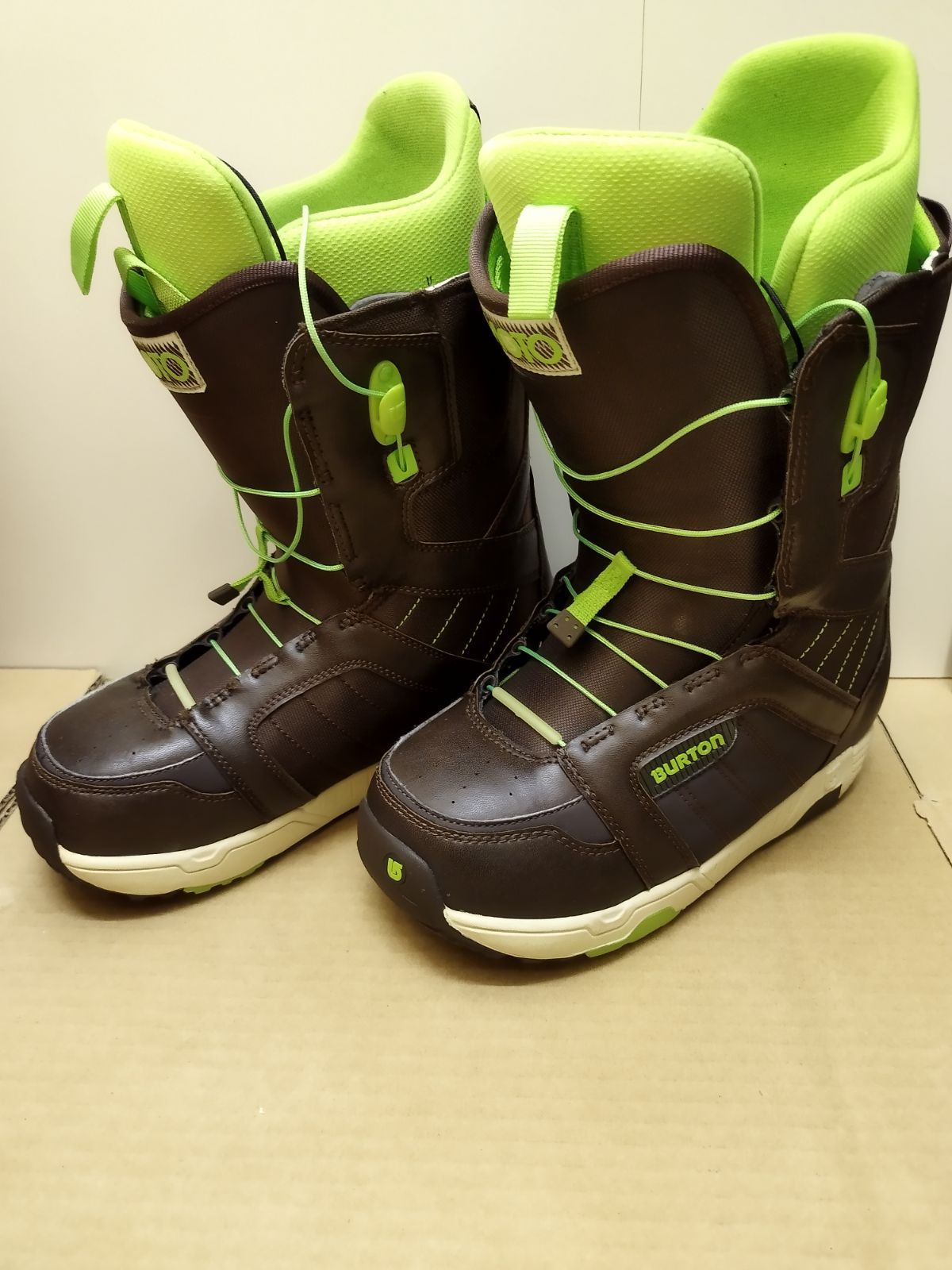 Burton Moto ASIAN FIT　26cmスノーボードブーツ BURTON MOTO-ASIANFIT 26cm 美品】バートン Burton MOTO 26.5cm