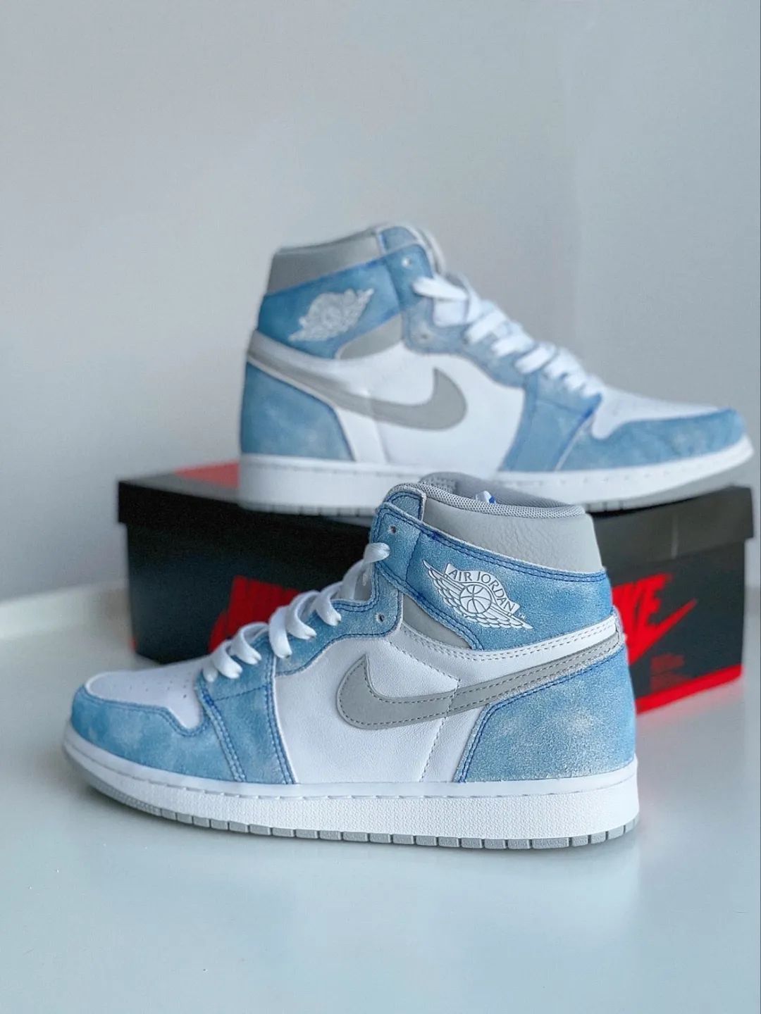 新品未使用　NIKE AIR JORDAN 1 HIGH OG “Hyper Royal”　期間限定